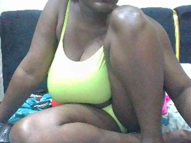 BoobieQueen webcam