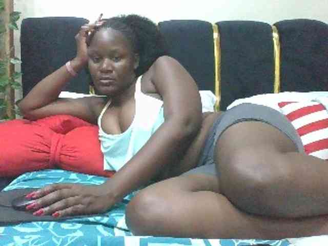 BoobieQueen Live Webcam on BongaCams