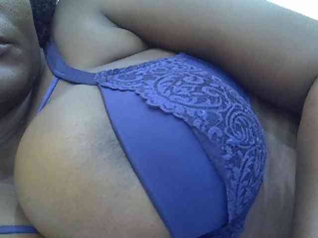 BoobieQueen webcam