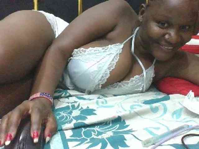 BoobieQueen webcam