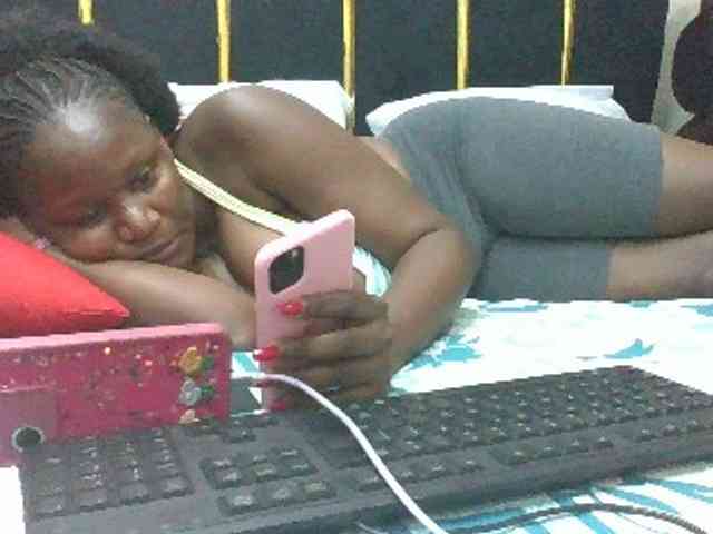 BoobieQueen webcam