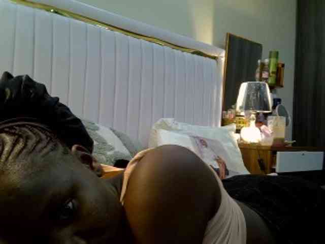 BoobieQueen webcam