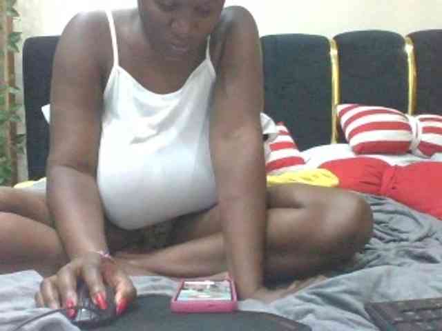 BoobieQueen webcam
