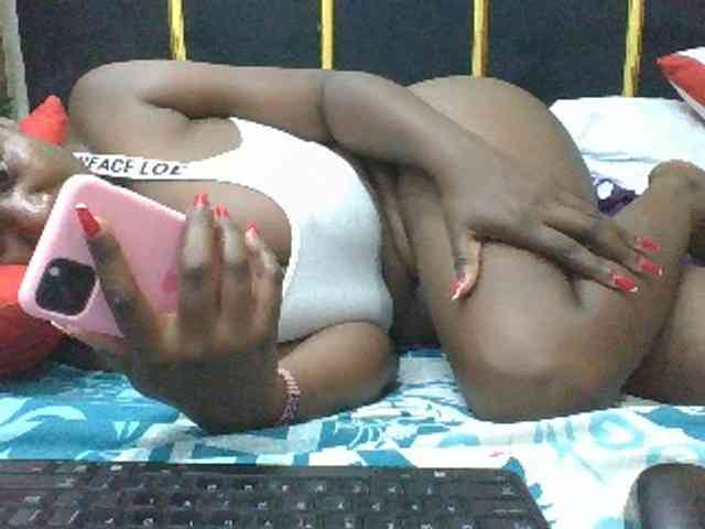 BoobieQueen webcam