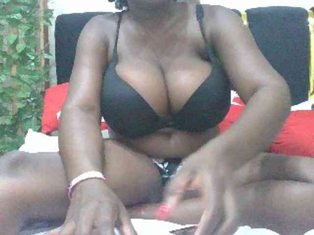 BoobieQueen webcam