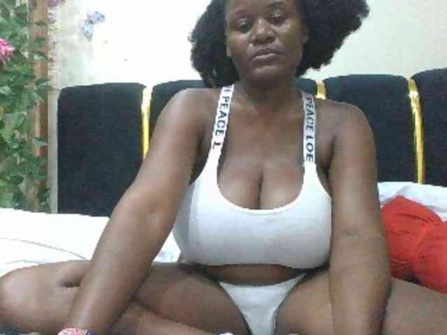 BoobieQueen webcam