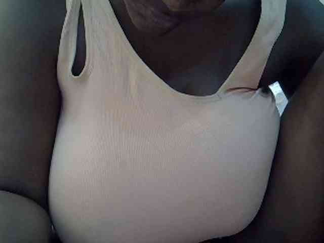 BoobieQueen webcam