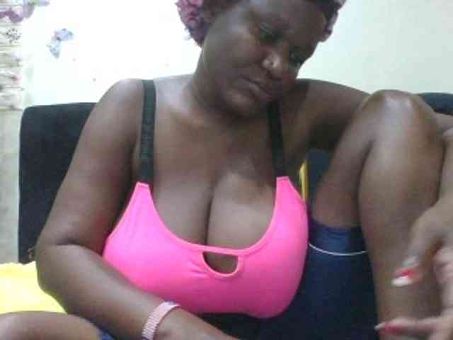 BoobieQueen webcam