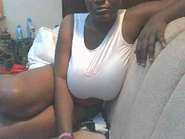 BoobieQueen webcam