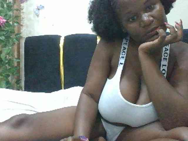 BoobieQueen webcam