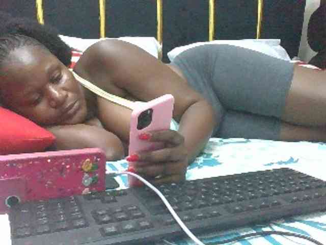 BoobieQueen webcam