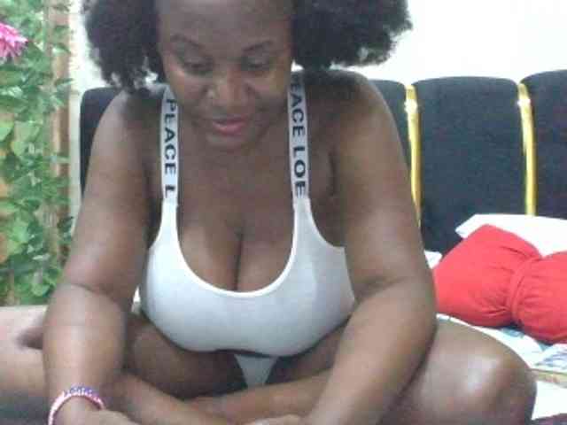 BoobieQueen webcam