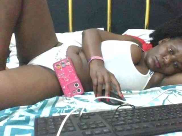 BoobieQueen webcam