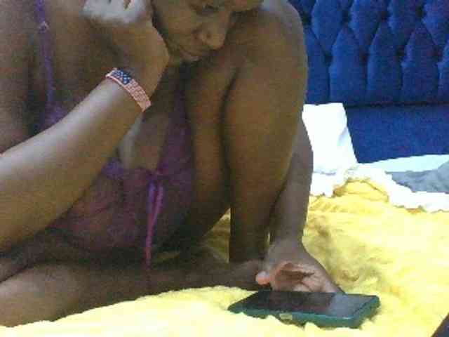 BoobieQueen webcam