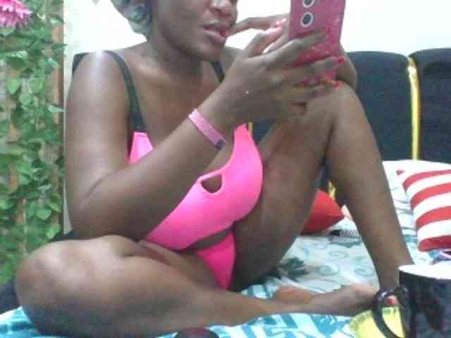 BoobieQueen webcam