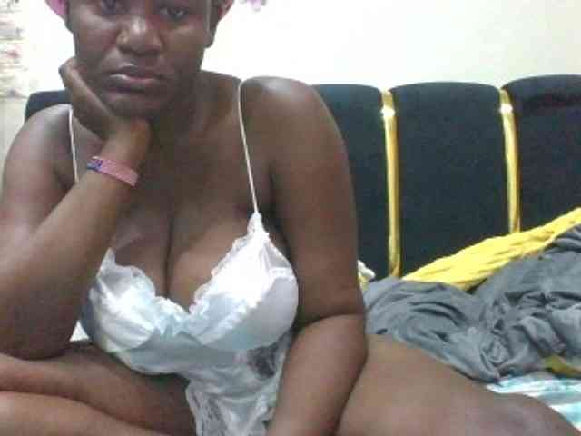 BoobieQueen webcam
