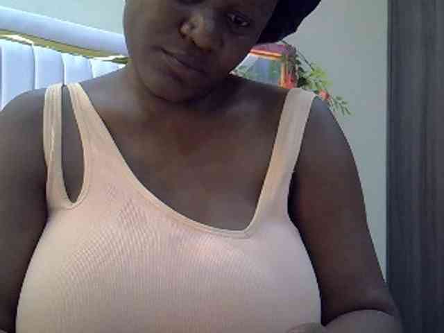 BoobieQueen webcam