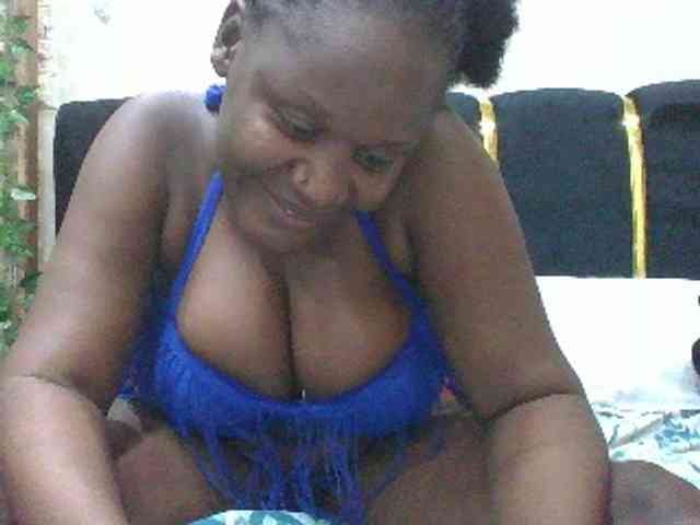 BoobieQueen webcam