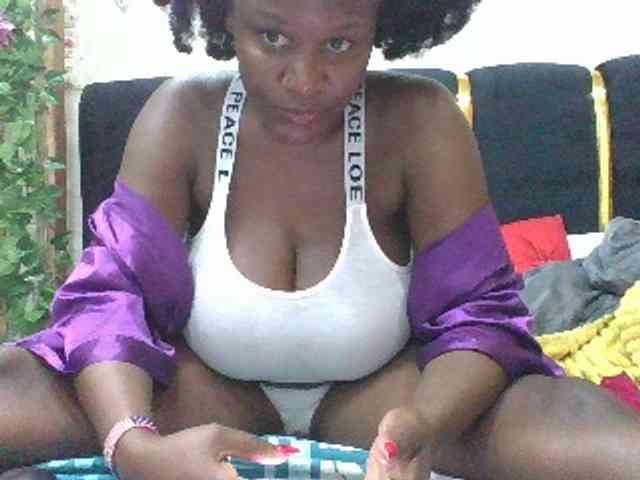 BoobieQueen webcam