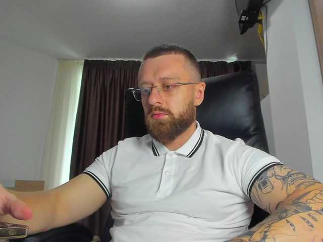 IFindomguy, 28 y/o - Live Cam on BongaCams