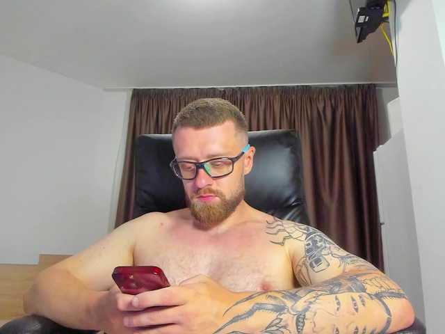 FindomGuy live webcam show