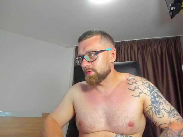 FindomGuy live webcam show