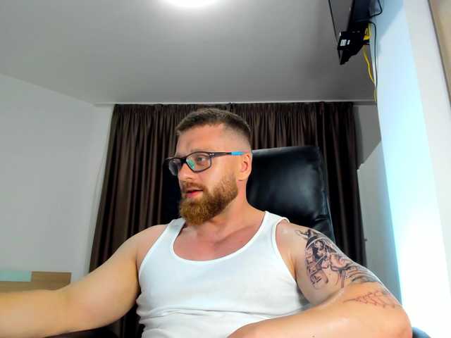 FindomGuy live cam