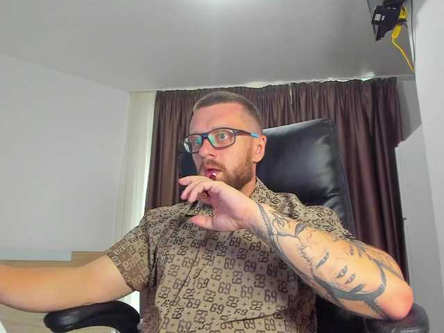 iFindomguy live cam