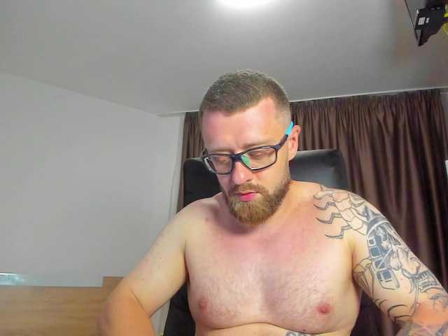 FindomGuy live webcam show
