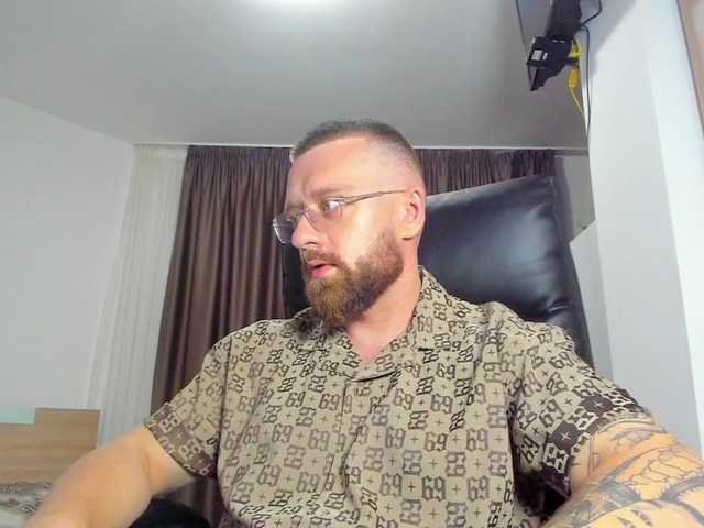 iFindomguy live cam