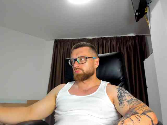 iFindomguy Sex Cam Show