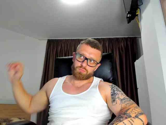 iFindomguy Sex Cam Show