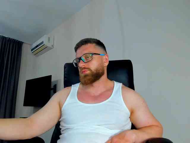 iFindomguy Live Webcam on BongaCams