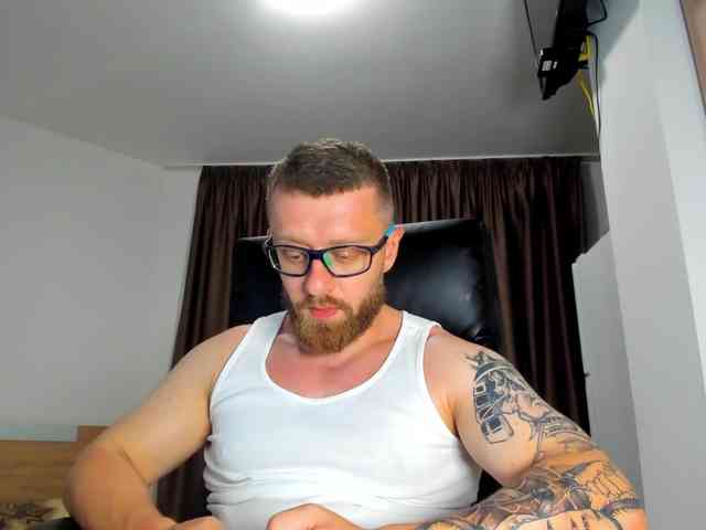 iFindomguy Sex Cam Show