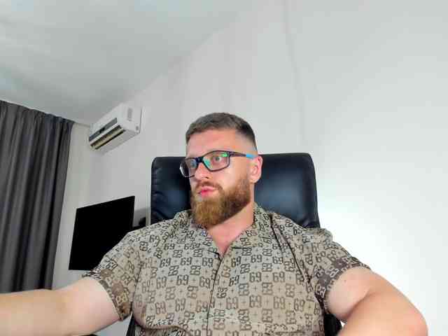 iFindomguy Live Webcam on BongaCams