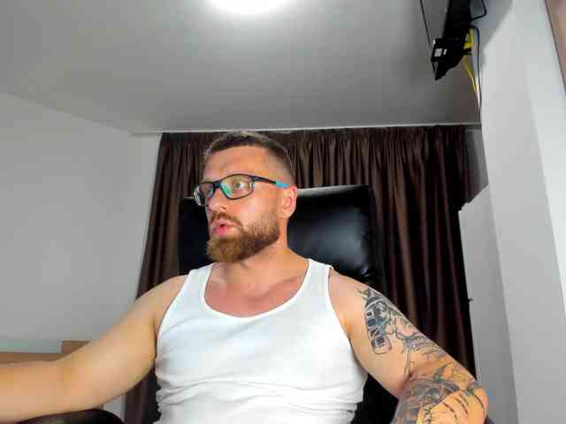 iFindomguy Sex Cam Show
