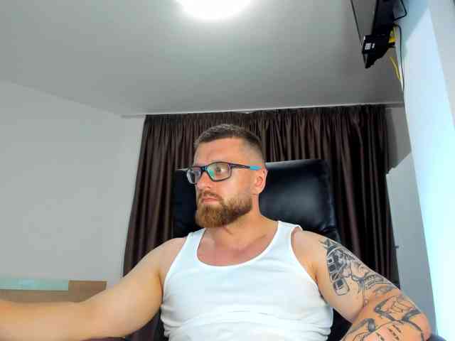 iFindomguy Sex Cam Show