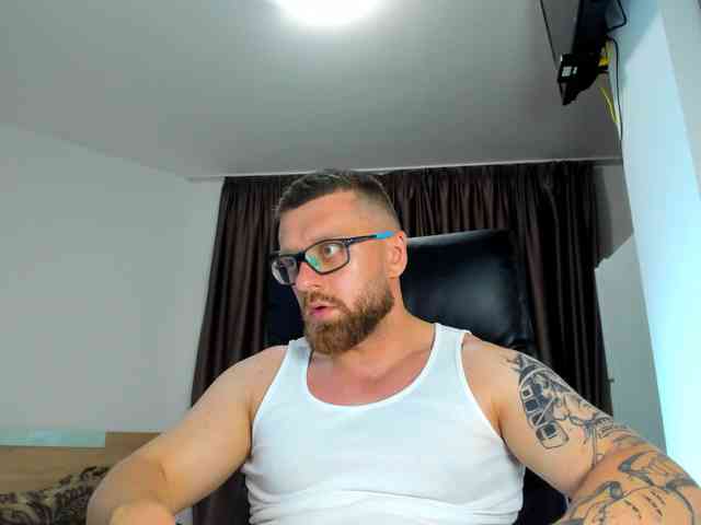 iFindomguy Sex Cam Show