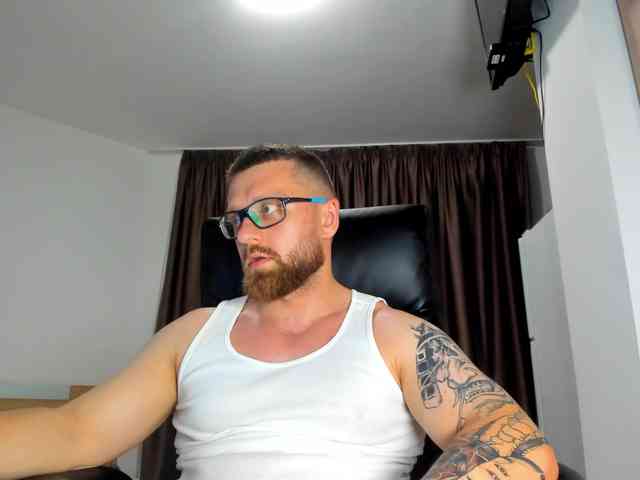 iFindomguy Sex Cam Show
