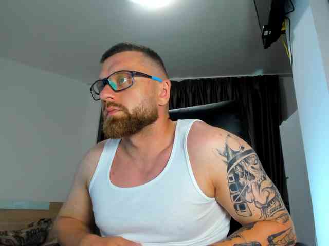 iFindomguy Sex Cam Show