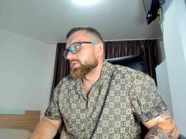 iFindomguy Sex Cam Show