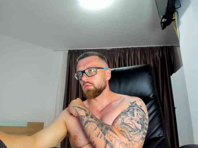 iFindomguy Sex Cam Show