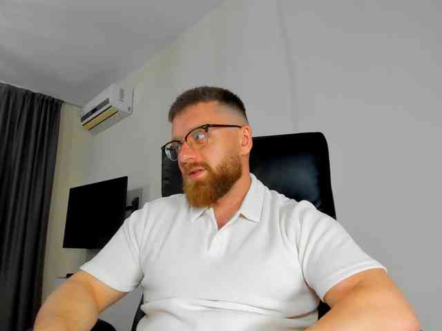 Live stream of iFindomguy