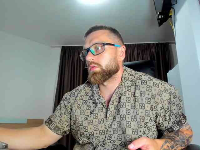iFindomguy Sex Cam Show