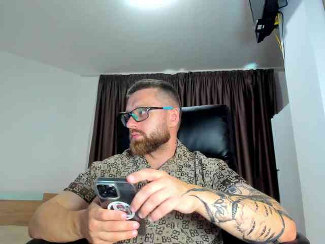 iFindomguy Sex Cam Show