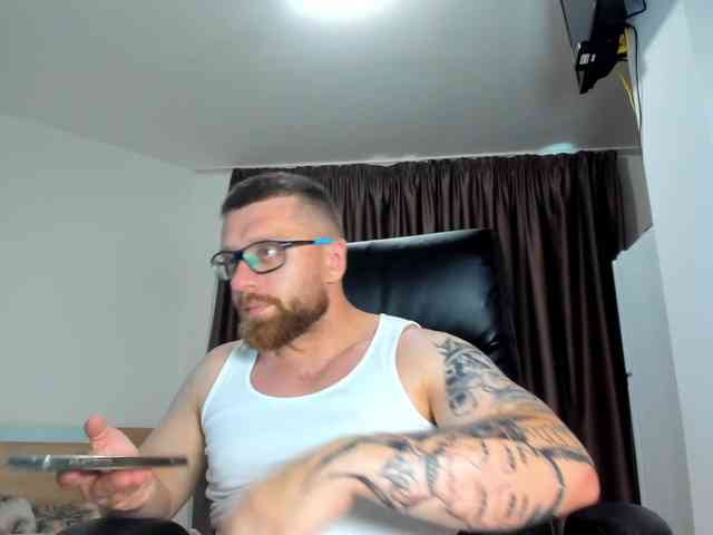 iFindomguy Sex Cam Show