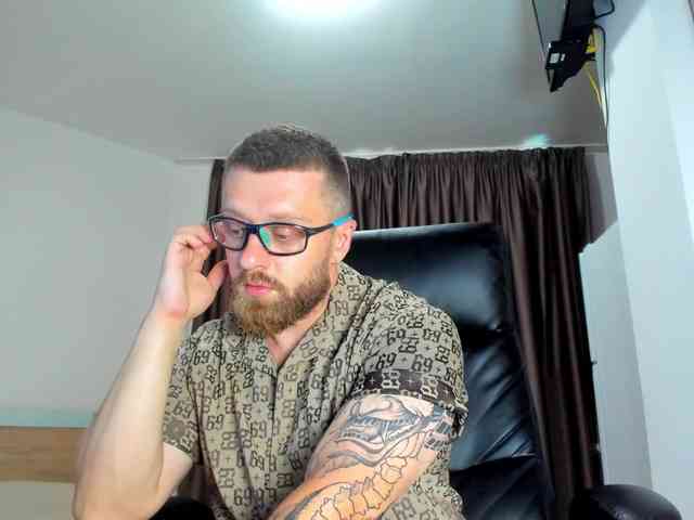 iFindomguy Sex Cam Show