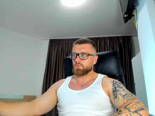 iFindomguy Sex Cam Show