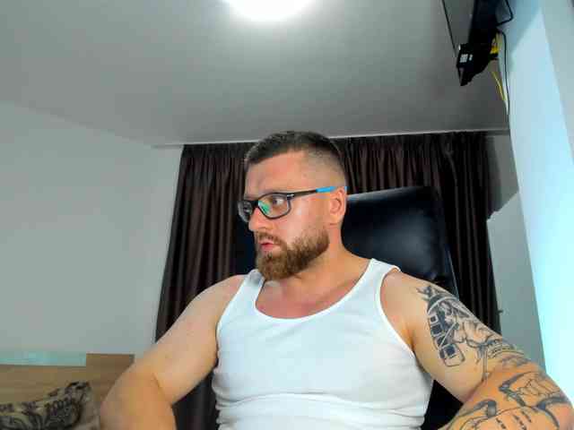 iFindomguy Sex Cam Show