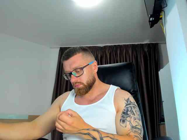iFindomguy Sex Cam Show